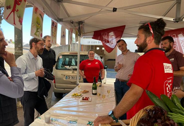 Vendredi 30 mai, à Châteauneuf-sur-Loire. L'opération JA'dore les légumes a rencontré un vif succès.