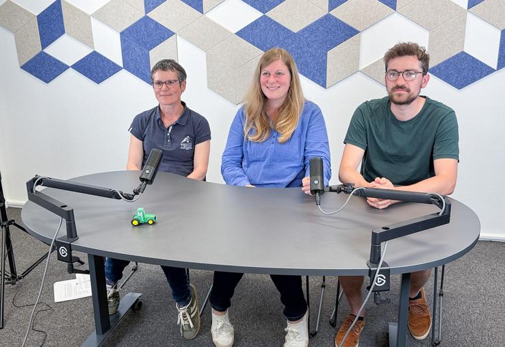 Lundi 2 juin, à Chartres. La dernière édition des Universités du soir de la Chambre, présentée par Élodie Levacher (au c.) avec les deux agronomes Patricia Huet et Aubin Le Coz, a été réalisée en studio.