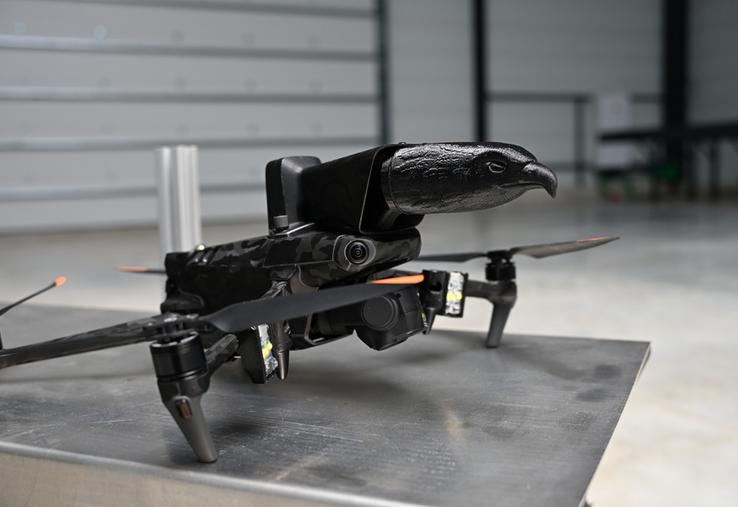 Agri-structures s'est associé au spécialiste du drone professionnel Abot. Les drones de la marque DJI sont équipés d'un kit d'effarouchage. 