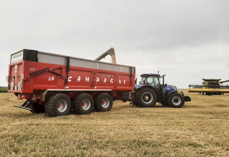 Que ce soit dans l'Aisne en juin ou à Outarville (Loiret) ces derniers jours, la benne 91-34 était présente lors d’Innov-agri.