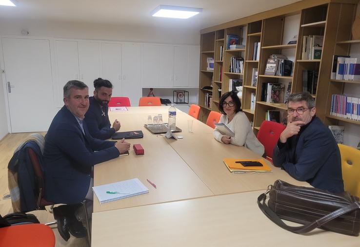 Rencontre entre la FNSEA 45, Jeunes agriculteurs du Loiret et la préfète du Loiret, Sophie Brocas, accompagnée du directeur de la DDT, Jean-Pierre Goron.
