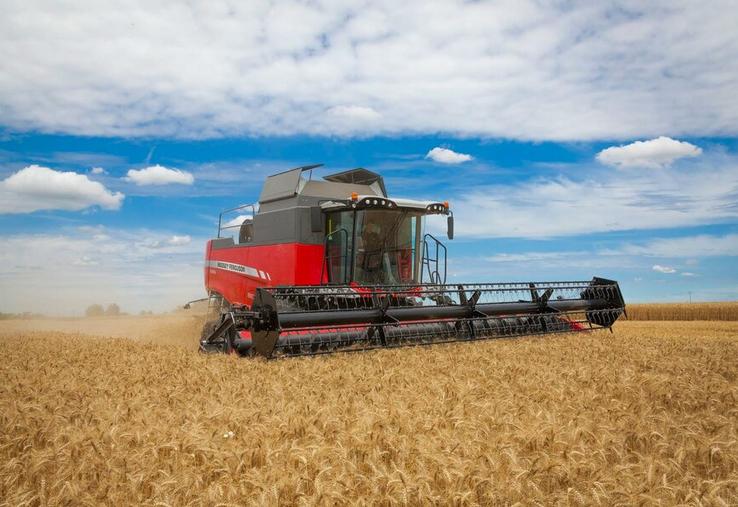 La préservation des performances de la moissonneuse-batteuse passe par une maintenance soignée et rigoureuse.