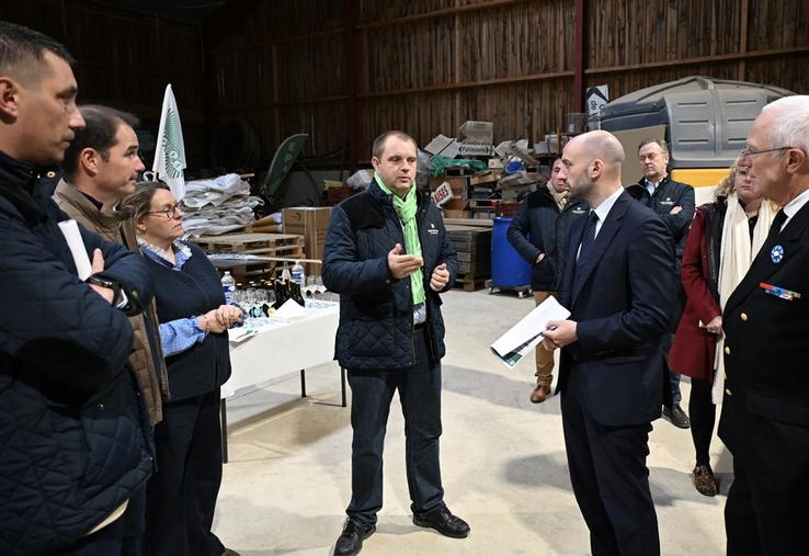 Vendredi 7 novembre, à Voisenon. Les agriculteurs seine-et-marnais ont échangé avec le ministre délégué chargé de l'Europe, Benjamin Haddad, sur la Pac, le Mercosur et la taxe annoncée sur les engrais azotés.