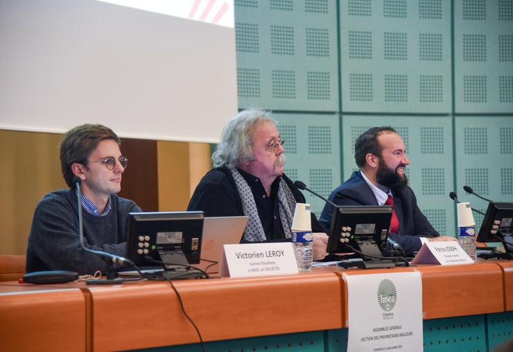 Vendredi 21 novembre, à Chartres. Le président de la section des propriétaires bailleurs de la FNSEA 28, Patrice Joseph (au c.), a fait le tour de l'actualité foncière.