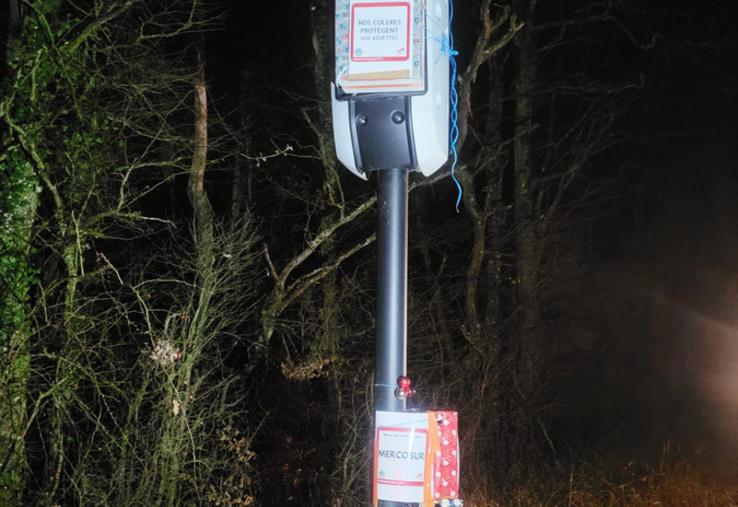 Radar de Noël avec à son pied des cadeaux portant les mentions « Importation sans traçabilité », « Mercosur », « concurrence déloyale ».