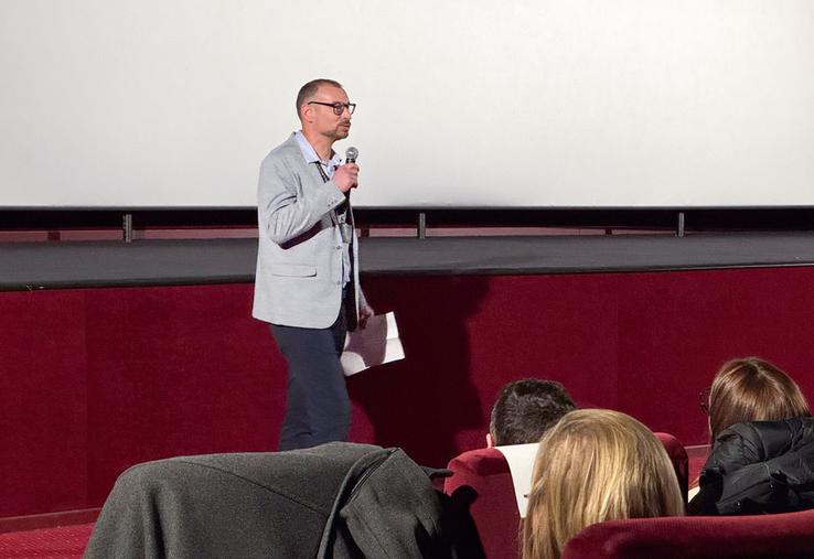 Jeudi 27 novembre, à Chartres. Le film 100 % orientation doit beaucoup à l'implication de Gérard Martin, responsable de la halle agroalimentaire du campus Naturalim.