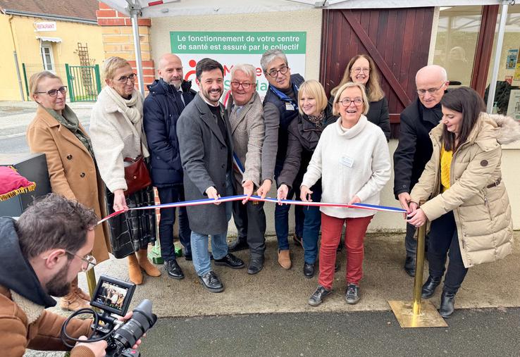 Jeudi 4 décembre, à Bû. L'inauguration du Centre de santé porté par le collectif Médecins solidaires redonne de l'espoir à tout un territoire sevré de médecins.
