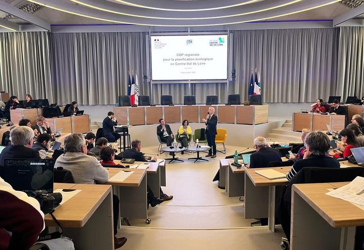 Vendredi 5 décembre, à Orléans. Élus, services de l’État et acteurs économiques et associatifs se sont réunis pour la 3e COP régionale de planification écologique.