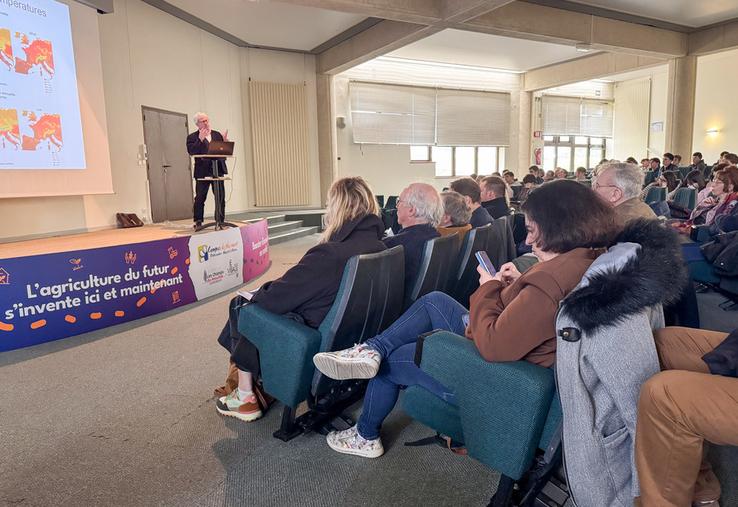 Jeudi 22 janvier, à Châteaudun. Devant un large public, l'ancien directeur de l'Acta a donné une conférence sur l'adaptation de l'agriculture au changement climatique.