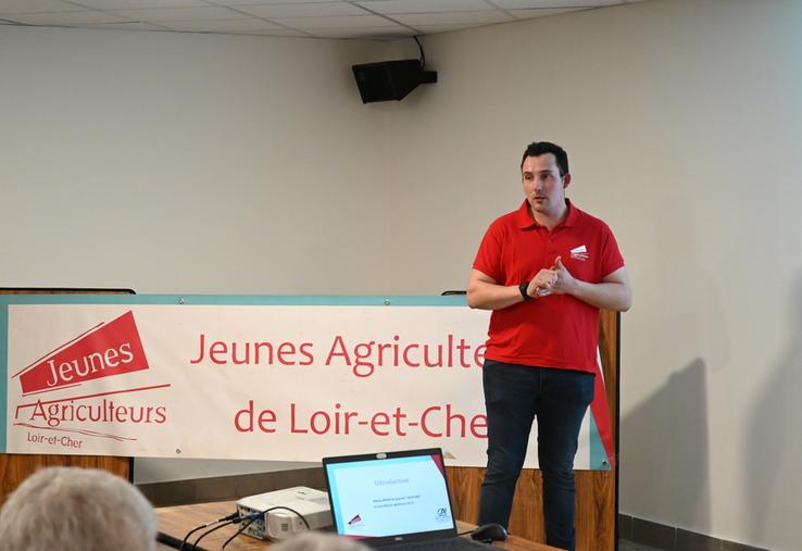 Vendredi 6 février, à Lamotte-Beuvron. Durant l'assemblée générale de JA 41, son secrétaire général, Quentin Vaucher, a rappelé les différentes mobilisations de 2025.