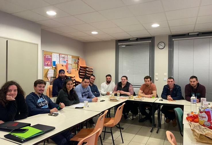 Les membres du conseil d’administration 2026 - 2028 sont réunis à Nesploy pour leur première réunion, lundi 16 février. De g. à d. : Tatiana Dewulf, Dylan Thomin, Stéphanie Voiturin, Cédric Perdereau, Gaethan Lesieur, Justin Durand, Dorian Sagot, Marine Legrand, Vivien Lefaucheux, Nicolas Le Moal, Mathieu Leseure.