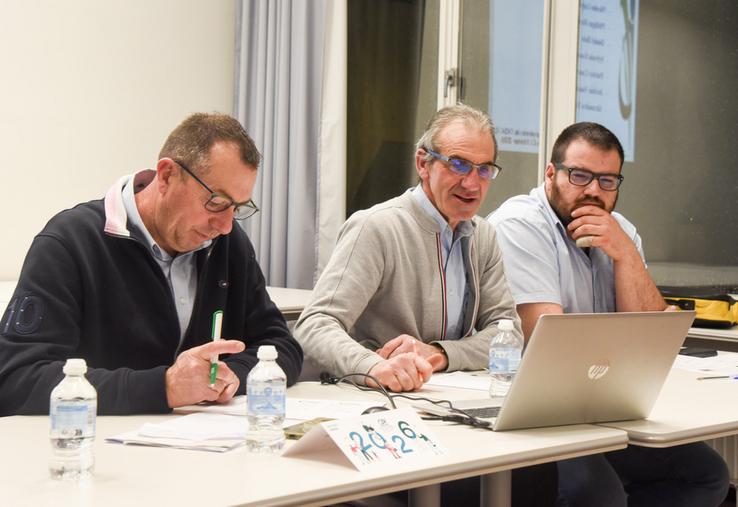 Vendredi 13 février, à Chartres. Le président de l'Asa 28, Daniel Bois (au c.), regrette qu'il n'y ait pas plus d'adhérents à l'association.