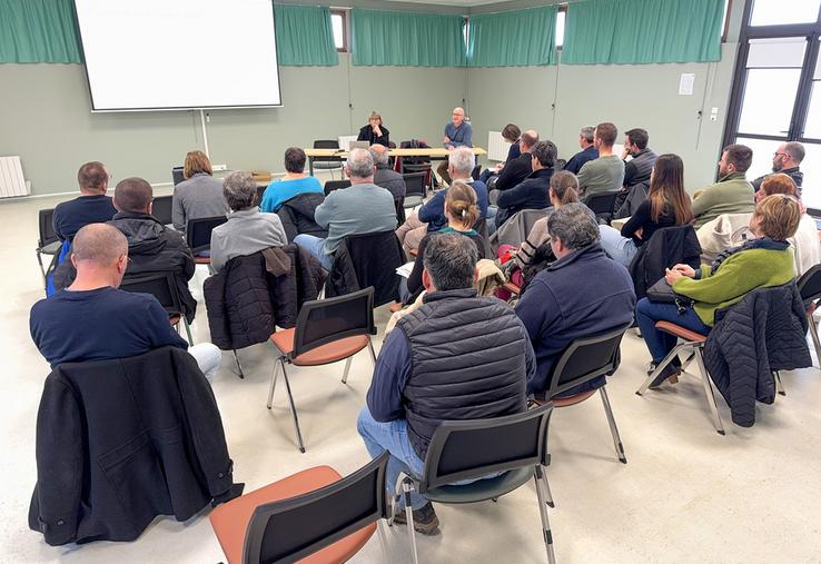 Jeudi 12 février, à Miermaigne. Invités par la Chambre et la DDT, les éleveurs pouvaient poser toutes leurs questions sur les contrôles animaux aux contrôleurs de l'ASP.