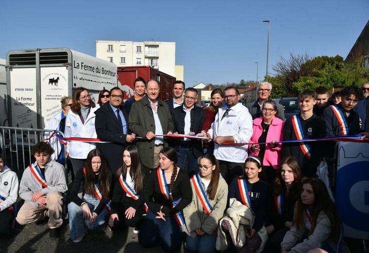 En début de matinée, le président de la Foire, le président de la chambre d’Agriculture du Loiret, le maire de Gien et les parlementaires ont inauguré la 1 445<SUP>e</SUP> Foire des Cours.