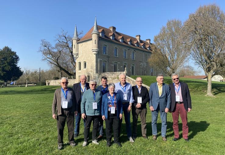 Attignat (Ain), mercredi 4 mars. La délégation de la FNSEA Grand bassin parisien. Au centre, Monique Berthelot, représentante de l'Île-de-France au sein du conseil d'administration de la SNAE, et, à droite, son suppléant Jean-Marie Chatelain.
