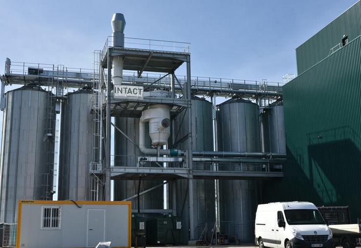 Mardi 17 mars, à Baule. Fondée en 2022 par Fanny de Castelnau, Alexis Duval et Christophe Hervé, Intact développe un site consacré à la transformation de légumineuses.