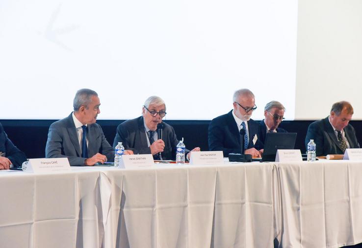 Le 10 avril, à Chartres. Jean-Paul Moktar (au c.) a présidé la 100e assemblée générale de la fédération départementale des Chasseurs d'Eure-et-Loir.