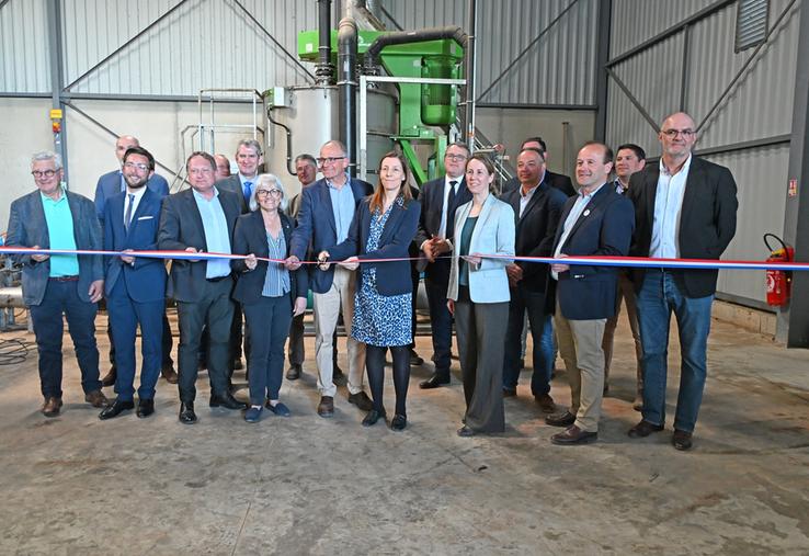 À Angerville (Essonne), vendredi 24 avril. Les agriculteurs associés au projet de méthanisation ont inauguré leur unité de production Méthagase en présence d'élus agricoles et territoriaux.