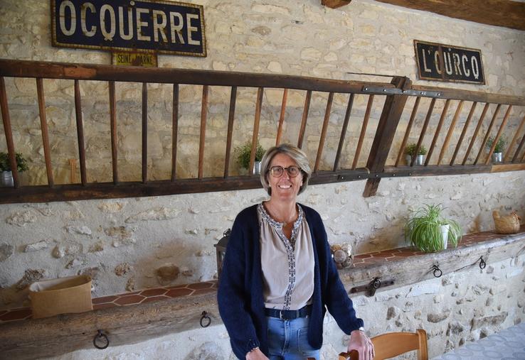 Ocquerre (Seine-et-Marne), mardi 28 avril. Hélène Gautier gère l'activité quotidienne liée au gîte (ménage, réservations, accueil, petites réparations) quand son époux se charge des travaux plus importants. 