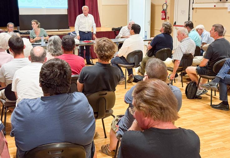 Vendredi 19 juin, à Saint-Prest. Les agriculteurs du secteur sont invités à une réunion d'information sur l'impact du chantier de l'A154, organisée par le Département.