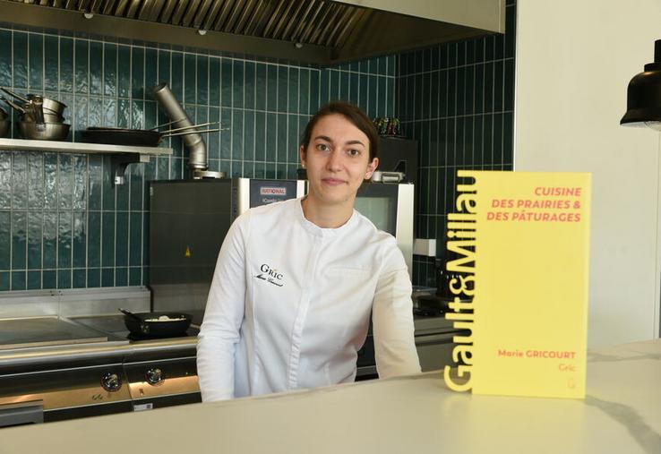 Marie Gricourt, cheffe du restaurant Gric à Orléans, a été sacrée Meilleure ouvrière de France le 8 octobre. Une consécration qui récompense son talent, mais aussi les producteurs locaux qui la fournissent en matières premières.