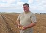 Agriculteur à Épieds-en-Beauce, Thomas Pointereau a implanté deux variétés tardives de pommes de terre qui ne seront récoltées que dans quelques jours.