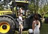 Vendredi 13 juin, à Étampes (Essonne). Les Jeunes agriculteurs ont réalisé 800 baptêmes de tracteurs durant le week-end.