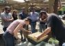 Julien Vicaire, apiculteur, et Candice Laroche, animatrice de l’Ada, ont partagé avec passion les enjeux de l’apiculture.