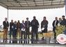 Égly (Essonne), dimanche 21 septembre. Baptiste Desforges (au pupitre) et Mathieu Ciret (à d. du pupitre), coprésidents du Festival de la terre 2025, ont évoqué les difficultés rencontrées par les agriculteurs essonniens.