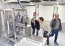Le 15 octobre, à Ollé. Le préfet, Hervé Jonathan (au c.), s'est penché sur la fabrication des yaourts O'Lait lors de sa visite chez Clovis Menard (à d.).