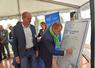 Moret-Loing-Orvanne, vendredi 10 octobre. Guillaume Lefort, vice-président de la chambre d'Agriculture, accompagné de l'élu référent en charge de la méthanisation, Jacques-Pierre Quaak, signe la nouvelle charte.