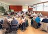 Mardi 28 avril, à Chartres. Le hall de la Maison de l'agriculture sert de cadre au goûter pour une centaine d'adhérents de la section des anciens.