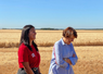 Annie Genevard, ministre de l’Agriculture, s’est rendue sur l’exploitation de Stéphanie Voiturin, secrétaire générale des JA 45, pour échanger avec les jeunes agriculteurs du Loiret sur l’installation, les moissons et les réalités du terrain.