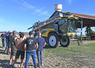 Mercredi 23 septembre, à Danzé. Les agriculteurs étaient au rendez-vous du Démo tour Arland organisé par le garage Beauger d'Épuisay.