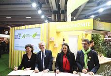 Mardi 27 février, à Paris. Un nouveau Cap* filière horticulture-pépinière en région Centre-Val de Loire a été signé au Salon de l'agriculture, pour quatre années, de 2023 à 2027.