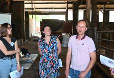 Mardi 24 juin, à La Fontenelle. Après l'assemblée générale du Syndicat conseil élevage lait, les participants ont visité l'exploitation laitière de Benoît Aubin et participé à des ateliers organisés par la chambre d'Agriculture. 