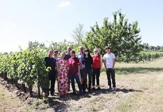 Pour sa deuxième édition, Parcours des métiers - Voyage au cœur de la vigne a réuni une quinzaine de personnes en reconversion ou en recherche d'emploi dans trois domaines différents pour découvrir les métiers viticoles. 