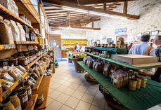 Le Point accueil diversification de la chambre d'Agriculture apporte un suivi individualisé des projets des exploitants agricoles.