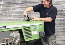 Pierre-André Frot, vigneron à Saint-Georges-sur-Cher, utilise depuis quelque temps du HVO100 dans ses engins agricoles. 