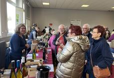 Les samedi 6 et dimanche 7 décembre, à Saint-Lubin-en-Vergonnois, plusieurs centaines de visiteurs sont venus déguster les vins de la douzaine d'appellations de toute la France lors du Festival des vins.