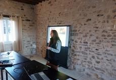 Mardi 18 novembre, à Villiers-le-Sec (Val-d'Oise). Alice Cliquet, conseillère à la chambre d'Agriculture, est intervenue lors de l'une des réunions d'information transmission.