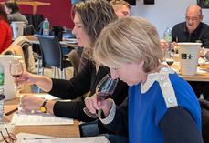 « La dégustation reste une méthode rapide, multisensorielle, intuitive, peu coûteuse et profondément ancrée dans la réalité du vin. L’IA n’a pas vocation à remplacer ni le dégustateur ni le vinificateur, mais à enrichir leur réflexion », affirme Stéphanie Marchand-Marion.