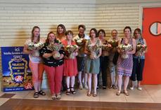 Vendredi 29 mai, à Ouzouer-le-Marché. Les éleveuses ont reçu un bouquet de fleurs lors de l'assemblée générale de la Cafo, afin de les remercier pour leur engagement au sein de la filière.