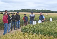 Vendredi 12 juin, à Romilly. Plus d'une centaine d'agriculteurs étaient présents pour les Rencontres agronomiques d'Axéréal.