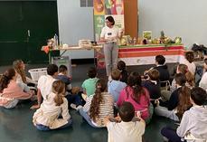 Lors des journées alimentations collèges qui se sont tenues du mardi 13 au jeudi 14 octobre, plus de 850 collégiens de sixième ont participé à divers ateliers sur une alimentation saine et locale. 