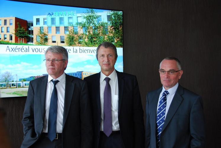 Le 30 septembre, à Olivet. Jean-François Loiseau (président d’Axéréal), Philippe de Raynal (directeur général) et Bruno Bouvat-Martin (vice-président) présentent le nouveau siège du groupe coopératif.