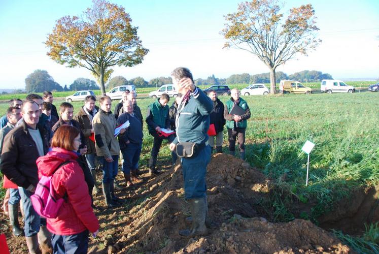 Grisy-Suines, jeudi 6 novembre. Un guide réalisé par la chambre d’Agriculture reprend l’ensemble des données présentées lors de la matinée sur les couvert en interculture. 