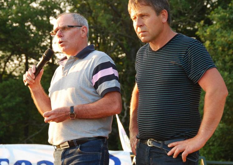 La solidarité s’est organisée autour de Pascal Trécul, éleveur à Argenviliers (Eure-et-Loir), condamné pour avoir taillé à blanc 70 m de haie.