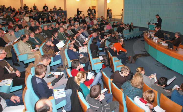 Le 10 février, à Chartres. Un sujet qui intéresse tous les exploitants, des exposés brefs et complets : les Universités du soir organisées par la chambre d’Agriculture font un tabac.