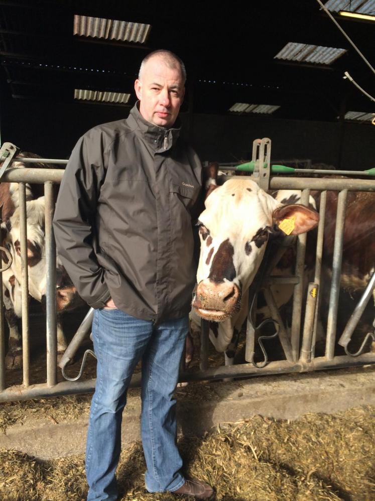 François Guéret va passer quatre jours au Salon de l’agriculture. L’objectif : revenir avec le prix de la meilleure mamelle adulte pour sa vache Evan.